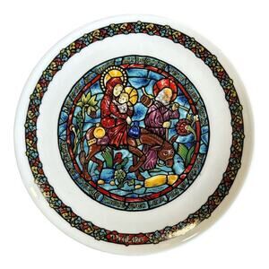 Vintage D’Arceau-Limoges “Nowl Vitrail” 8” Plate